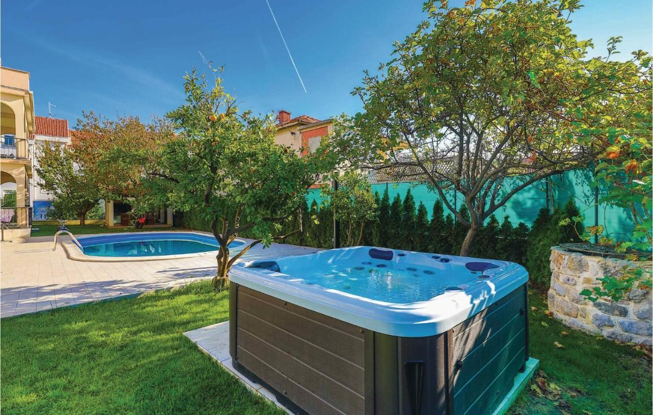 Lovely Apartment In Kastel Stafilic With Jacuzzi Kaštela Eksteriør bilde